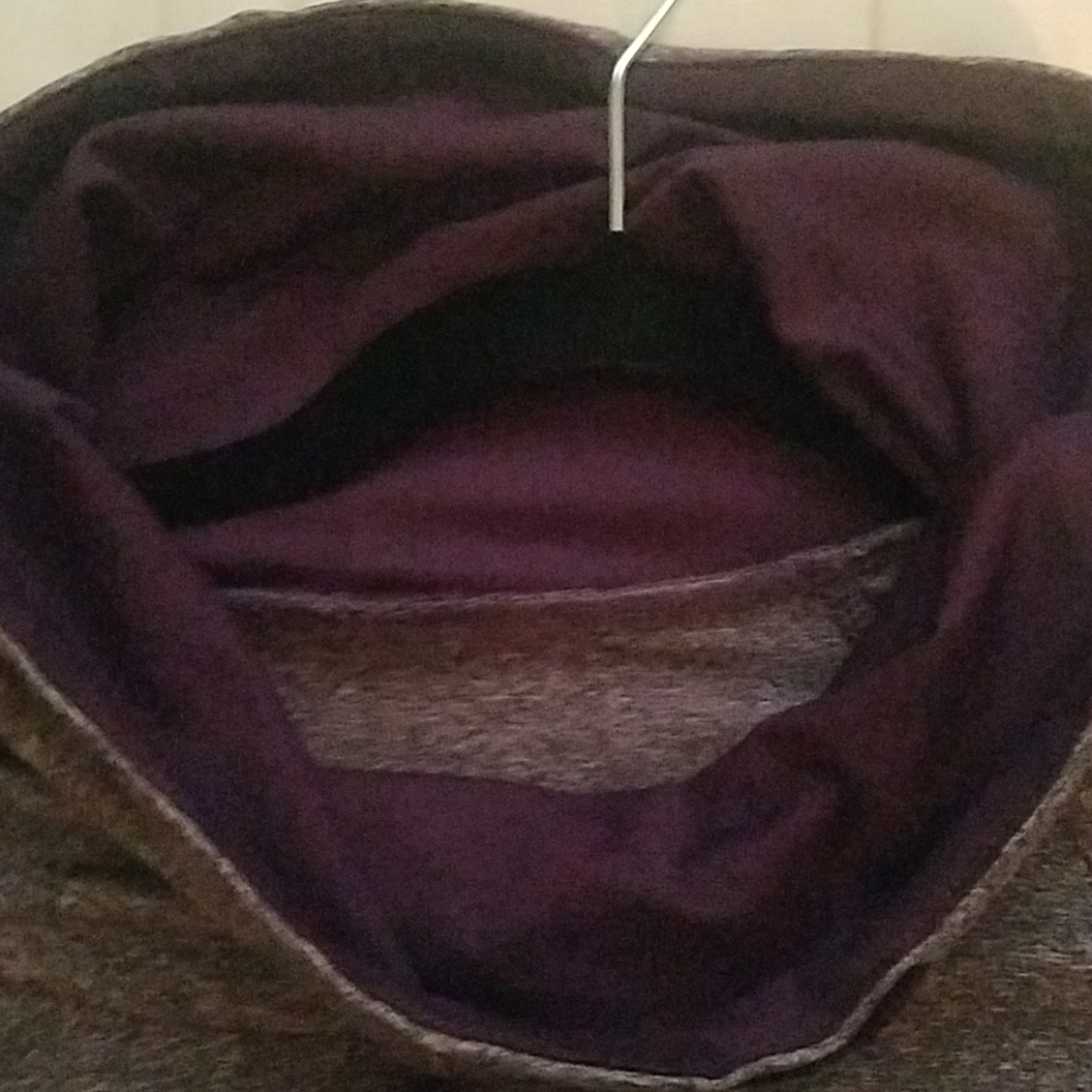 Cowl neck, slim fit pullover - Picture 4 of 4
